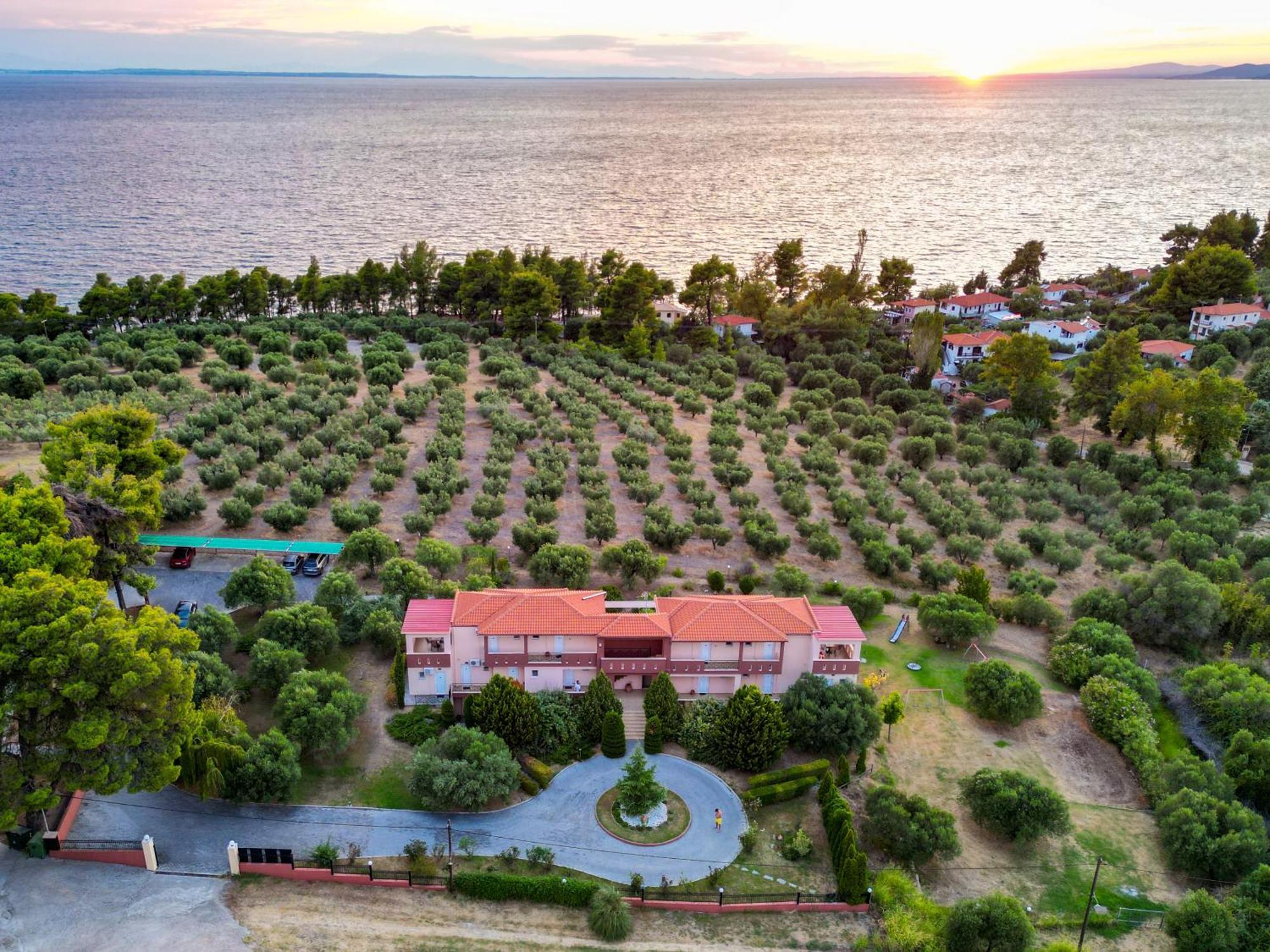 Agrili Apartments & Rooms Элия Экстерьер фото