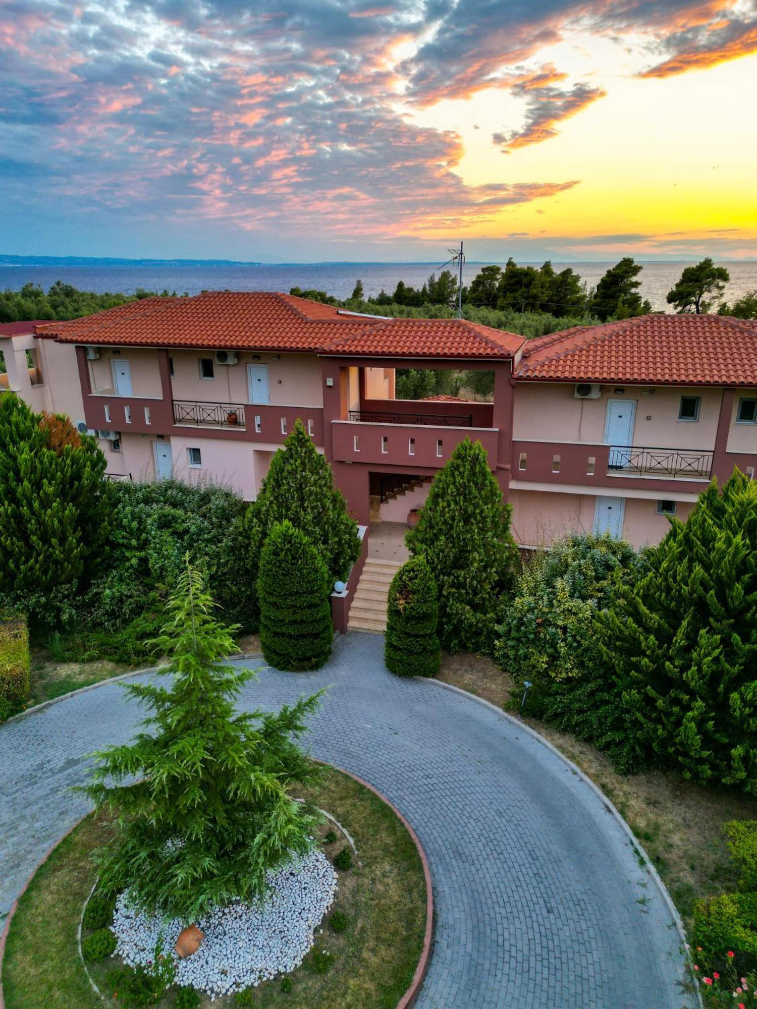 Agrili Apartments & Rooms Элия Экстерьер фото