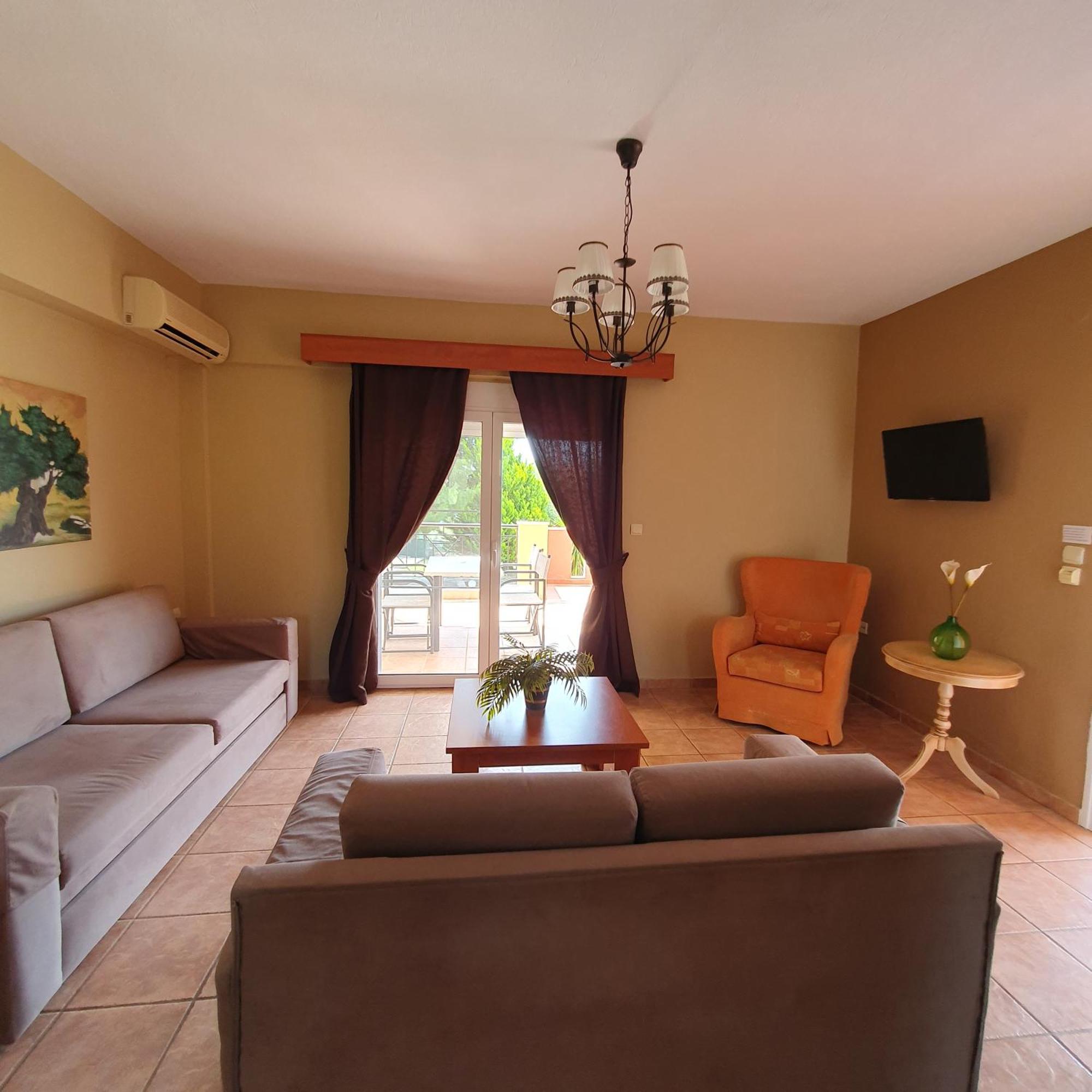 Agrili Apartments & Rooms Элия Экстерьер фото