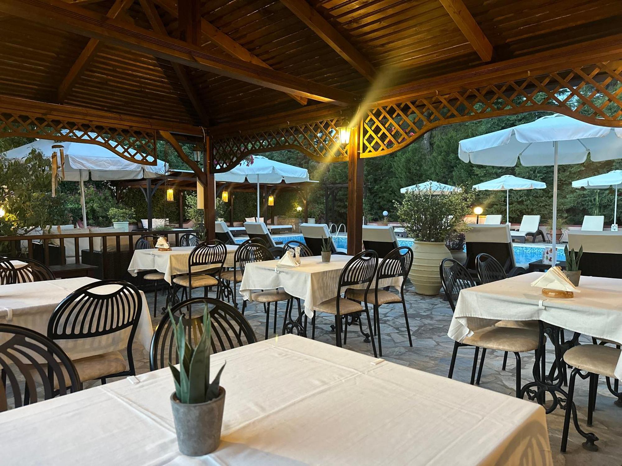 Agrili Apartments & Rooms Элия Экстерьер фото